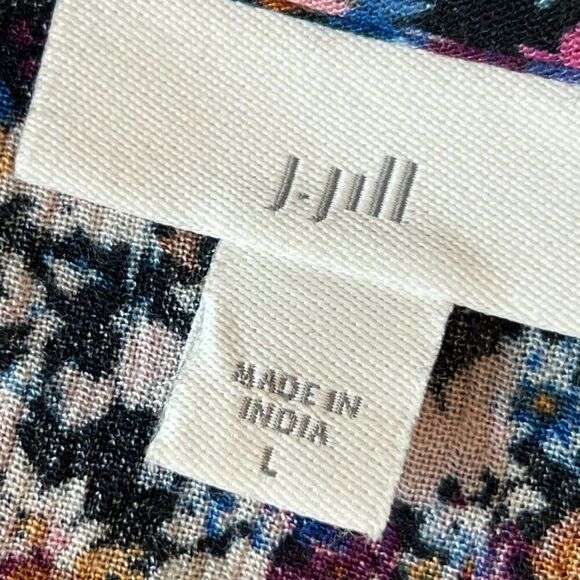 J Jill V-Neck Multicolor Floral Feminine Flowy 3/4 Flutter Sleeve Top Size Large - Picture 7 of 8